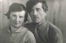 Научные сотрудники Кондо-Сосвинского заповедника:Гарновский и Дорогостайская, 1941 год